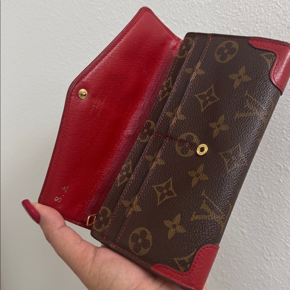 LOUIS VUITTON Portefeuille Sarah Retiro Cerise Monogram Long wallet - Picture 15 of 17